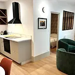 De 60 M2 Avec 2 Et Place De Parking, Coeur De Apartment Dijon