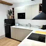 Apartment De 60 M2 Avec 2 Et Place De Parking, Coeur De
