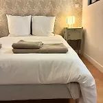Apartment De 60 M2 Avec 2 Et Place De Parking, Coeur De *