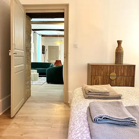 De 60 M2 Avec 2 Et Place De Parking, Coeur De * דיז'ון