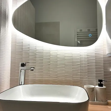 De 60 M2 Avec 2 Et Place De Parking, Coeur De *