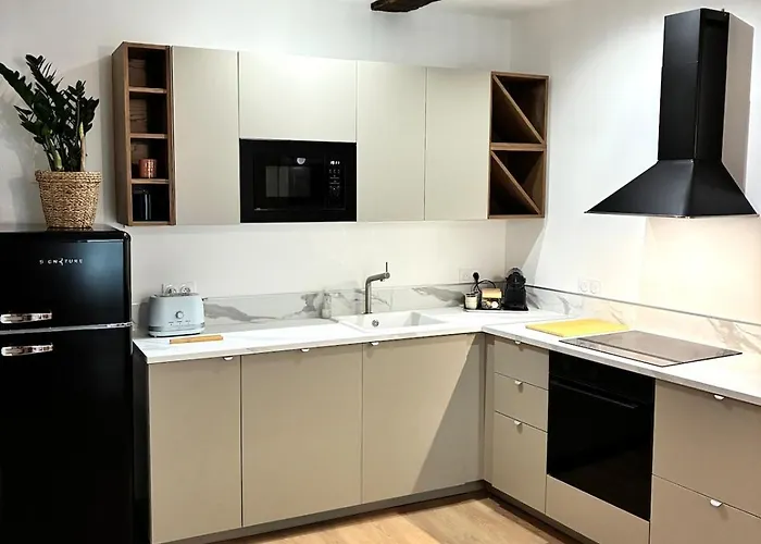 De 60 M2 Avec 2 Et Place De Parking, Coeur De *